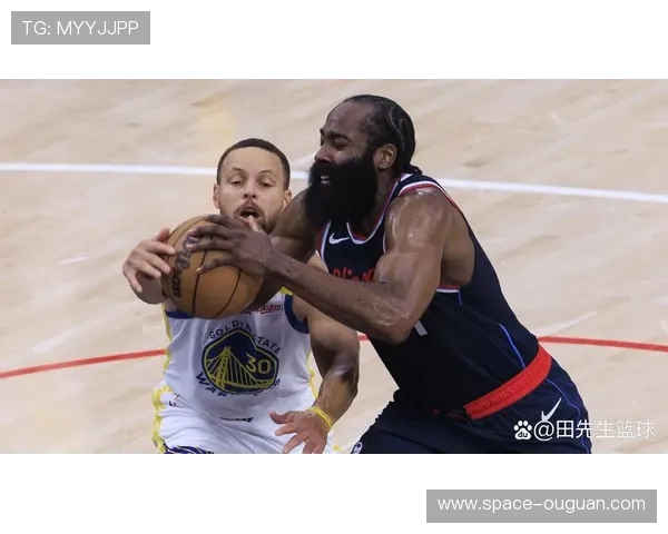 勇士快船半场81-74，库里哈登对攻合计砍30分