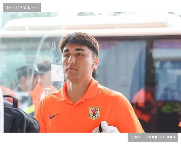 山东泰山中场阿卜杜肉苏力转会河南,结束15年泰山生涯 山东泰山中场阿卜杜肉苏力转会河南,结束15年泰山生涯